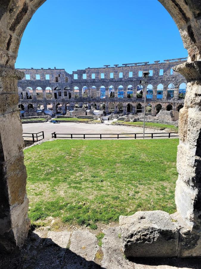 Appartamento Amfiteatar Pola Esterno foto